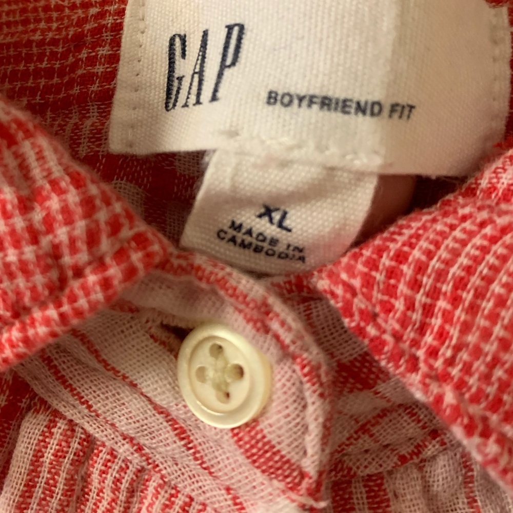 GAP Button Down - Picture 3 of 3